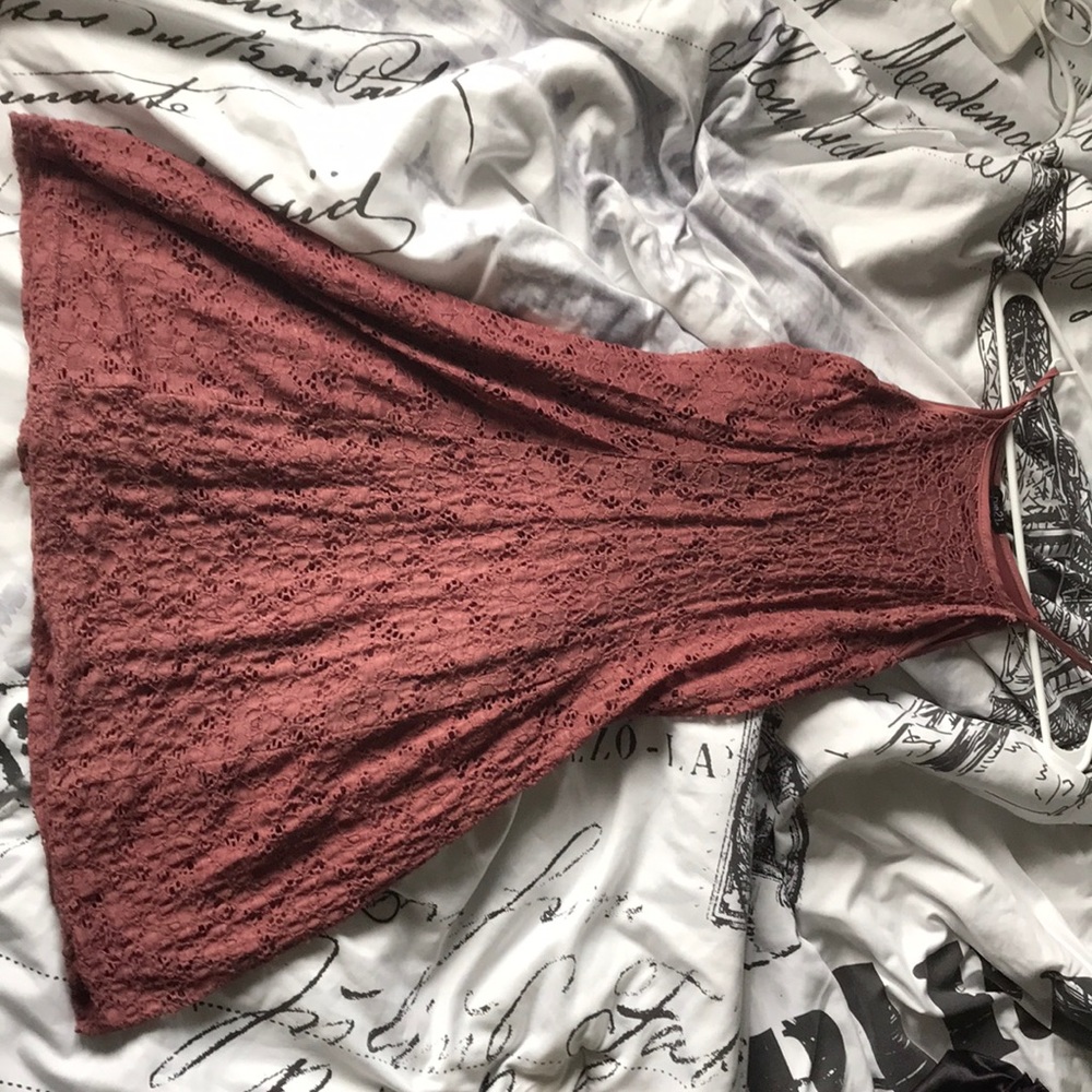 A purple whine colored dress with spaghetti straps - Picture 1 of 3